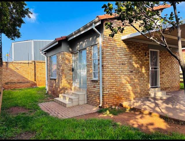 3 BEDROOM PROPERTY TO RENT IN COSMO CITY